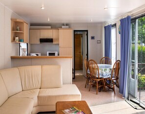 Mobile Home | Living room