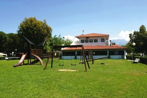Mobile Home | Garden