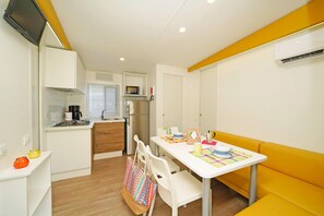 ラグジュアリー モバイルホーム | 専用キッチン