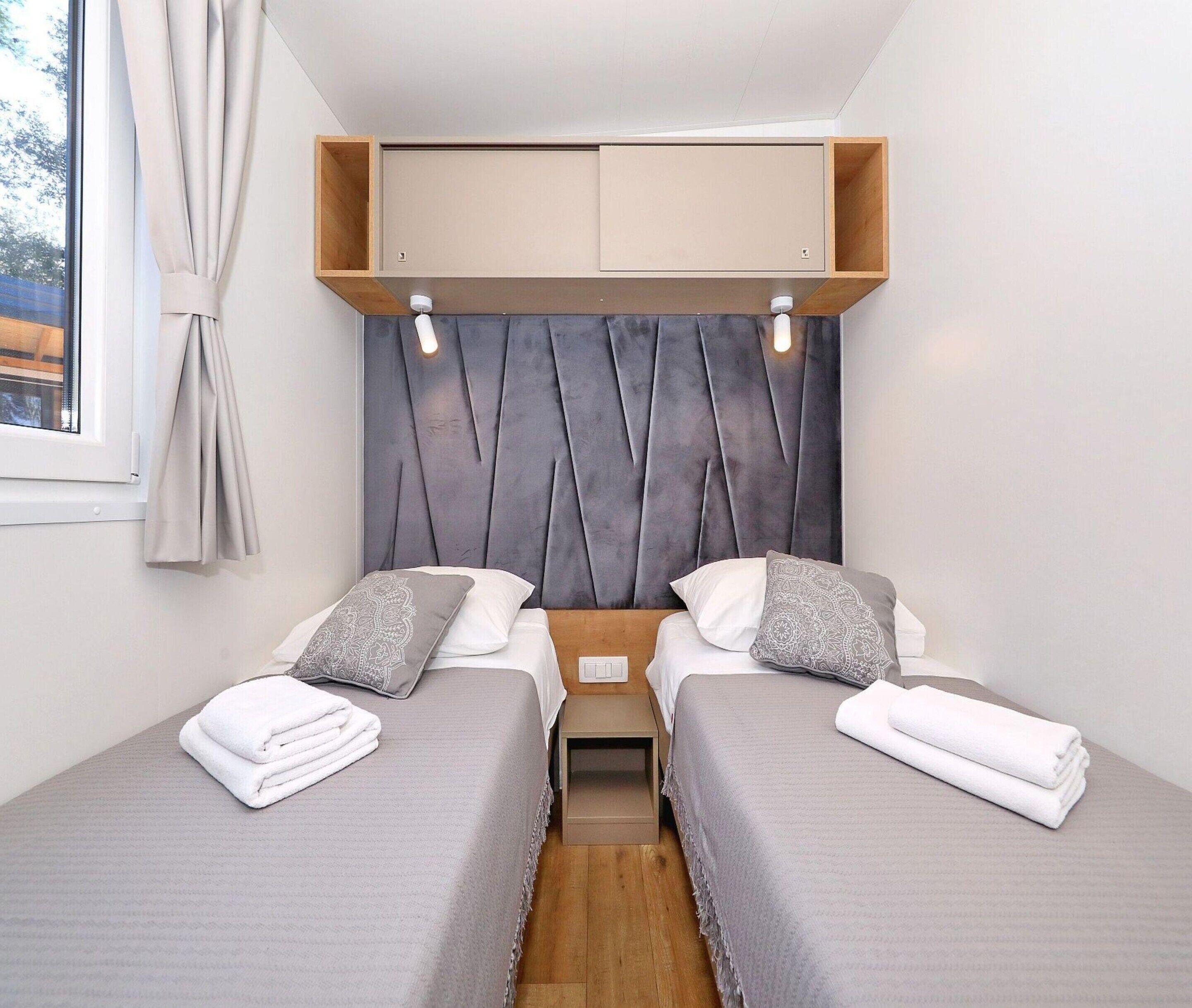 Karavan | 3 yatak odası, ayrı ayrı döşenmiş 