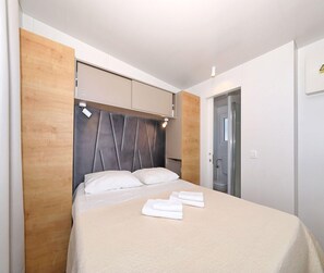 3 chambres, ameublement personnalisé