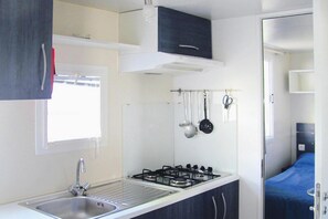 Mobile Home | Private kitchen