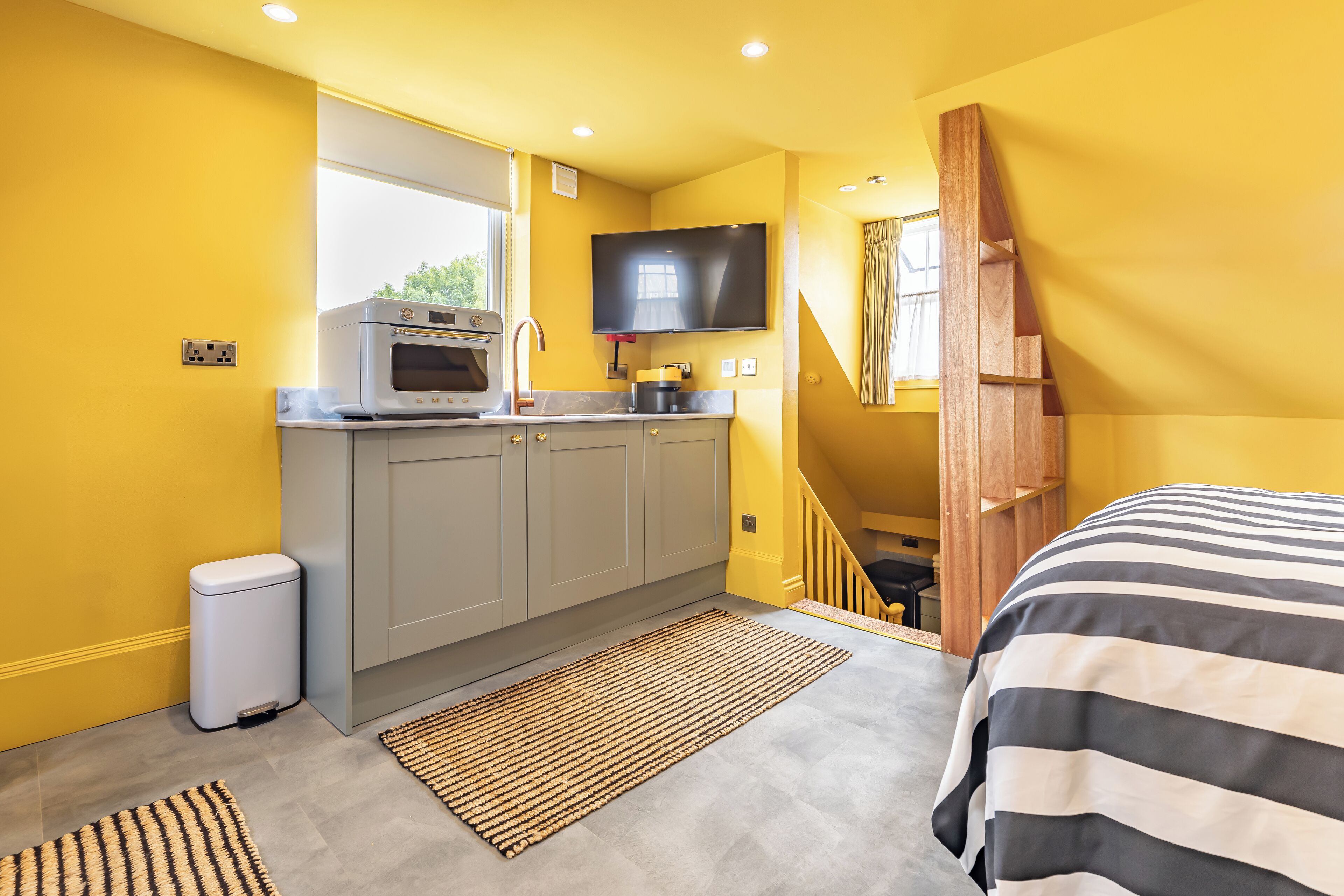 Design Apartment, Air conditioning, City View | Blackout curtains, soundproofing, iron/ironing board, free WiFi