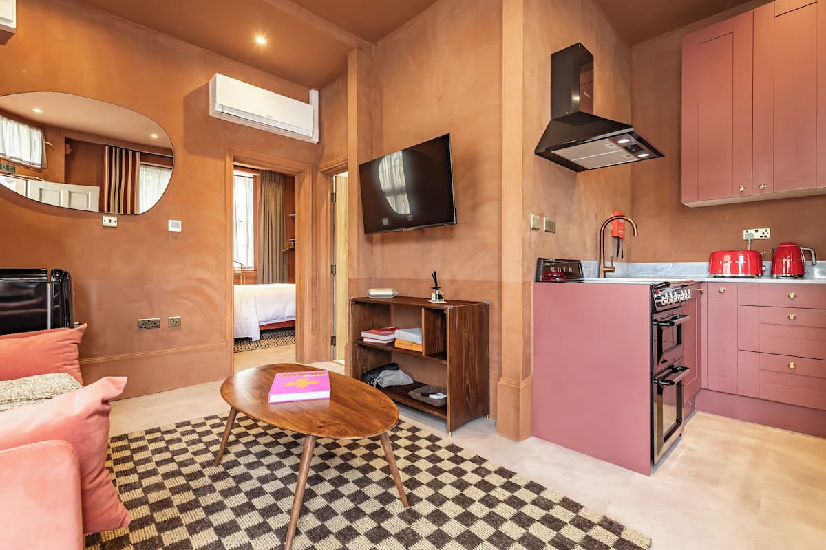Family Apartment, Air conditioning, City View | Living area
