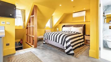 Design Apartment, Air conditioning, City View | Blackout drapes, soundproofing, iron/ironing board, free WiFi