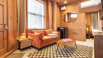 Deluxe appartement, en-suite badkamer | Woonruimte | Vloerverwarming