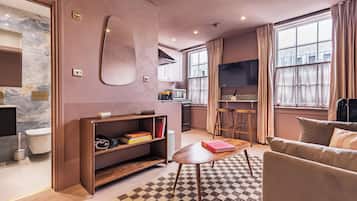 Exclusive Apartment, Air conditioning, City View | Living area