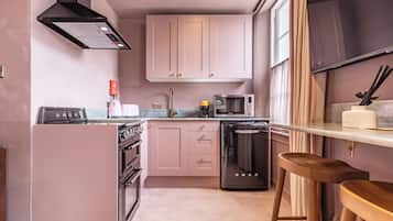 Exclusive Apartment, Air conditioning, City View | Breakfast area