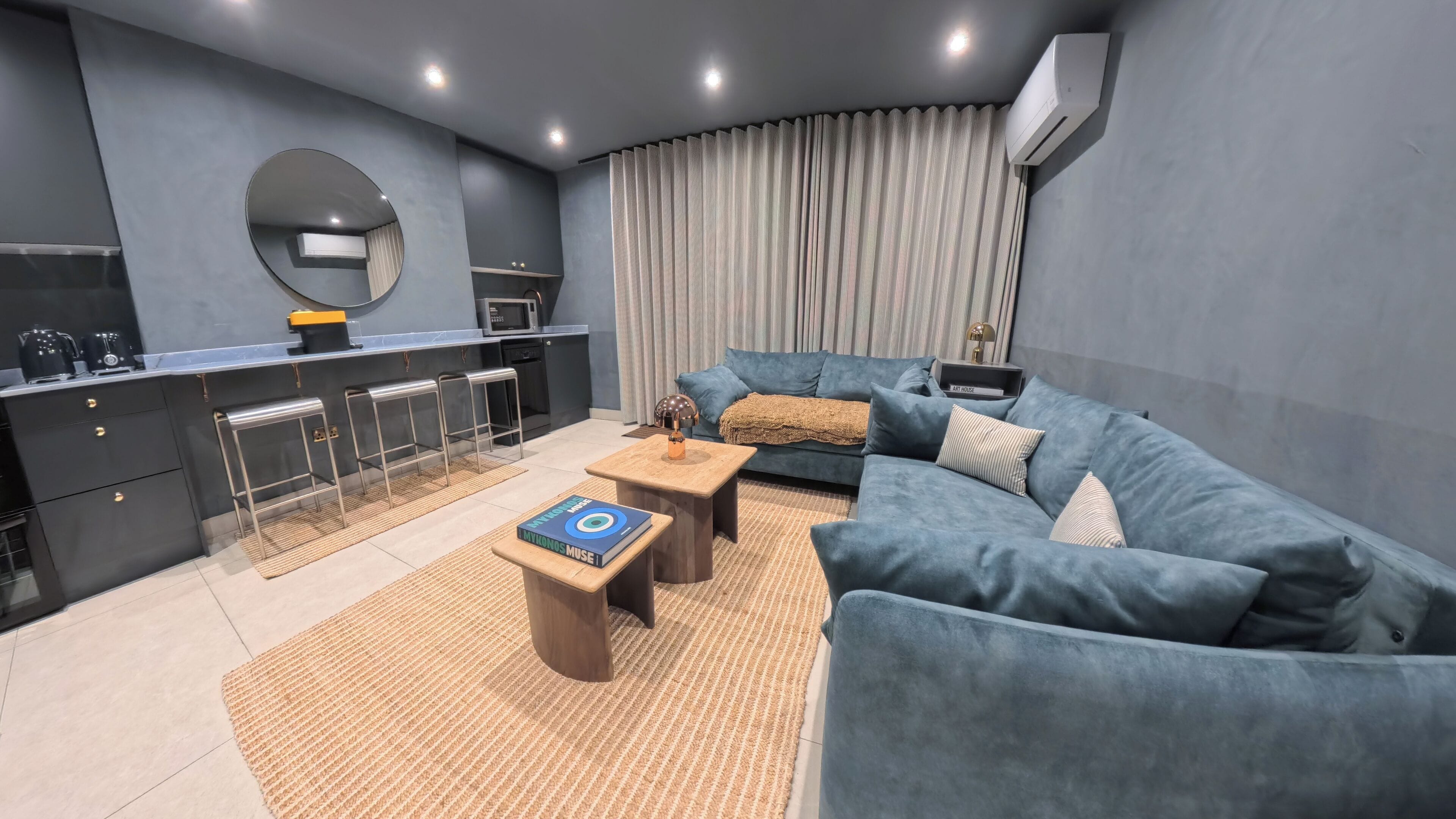 Deluxe Apartment, Ensuite | Living area | Heated floors