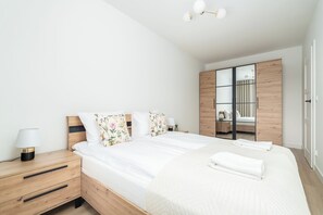 Standard Apartment, Balcony, Courtyard View | Iron/ironing board, free WiFi