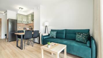 Standard Apartment, Balcony, Courtyard View | Iron/ironing board, cribs/infant beds, free WiFi, bed sheets