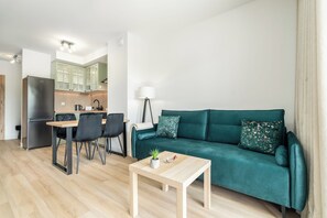 Standard-Apartment, Balkon, Blick auf den Innenhof