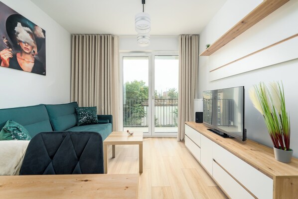 Standard Apartment, Balcony, Courtyard View | Iron/ironing board, free WiFi