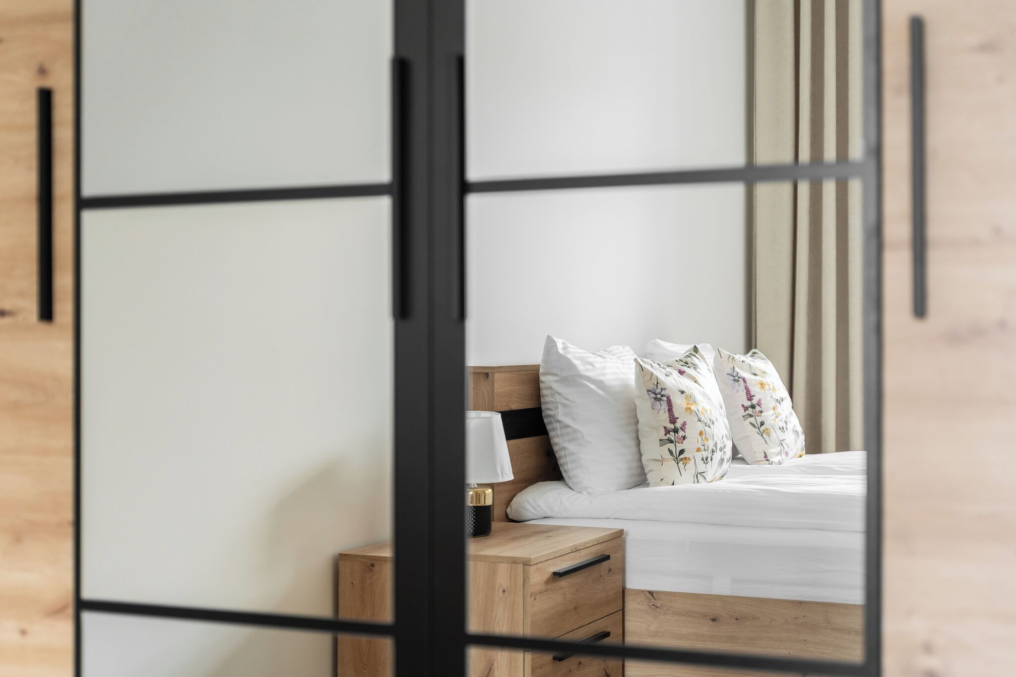 Standard-Apartment, Balkon, Blick auf den Innenhof