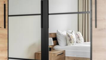 Standard-Apartment, Balkon, Blick auf den Innenhof