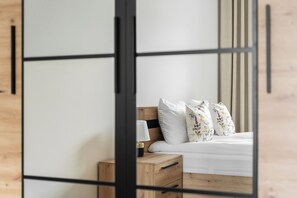 Lägenhet Standard - balkong - utsikt mot innergården | Strykjärn/strykbräda, barnsängar, gratis wi-fi och sängkläder