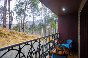 Apartamento, 1 cama King, sacada, vista para a colina | Vista da sacada