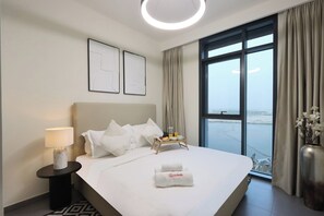 2 bedrooms, iron/ironing board, free WiFi, bed sheets - Waterfront 2BR with Dubai Skyline Views (Dubai)