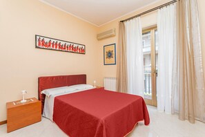 2 bedrooms, iron/ironing board, WiFi, bed sheets - Apartment 'Magnolia House' with Mountain View, Balcony and Wi-Fi (Belpasso)