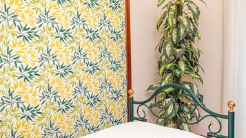 2 Schlafzimmer, BĂŒgeleisen/BĂŒgelbrett, WLAN, BettwĂ€sche