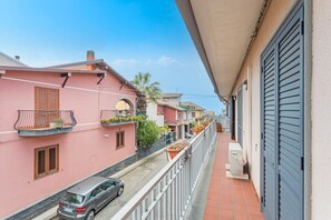 Property grounds - Apartment 'Magnolia House' with Mountain View, Balcony and Wi-Fi (Belpasso)