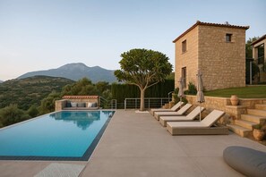 Villa | 3 bedrooms, Internet