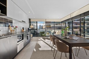 Fridge, microwave, oven, dishwasher - Docklands Apartment Escape (Docklands)