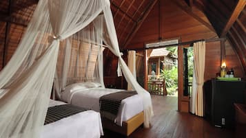 Bureau, espace de travail pour ordinateur portable, Wi-Fi gratuit