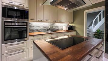 Peti sejuk, ketuhar gelombang mikro, ketuhar, dapur