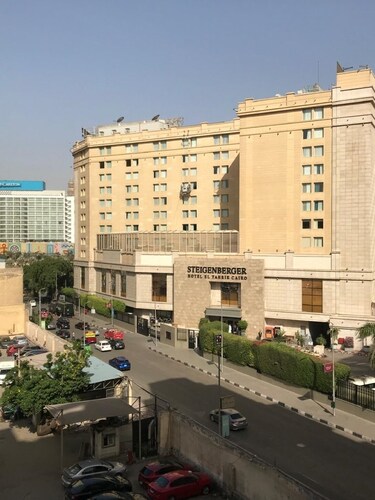 3-bedroom bed & breakfast in enjoyable Cairo Governorate with AC