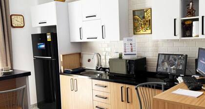 3-bedroom bed & breakfast in enjoyable Cairo Governorate with AC