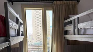 10 多间卧室、WiFi、床单