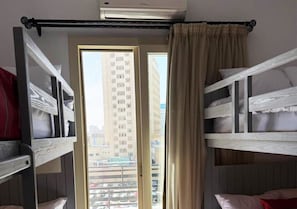 WiFi, bed sheets
