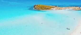 SPACIOUS HOUSE WITH POOL AND ALL AMENITIES, APPROX. 150 m², LARNACA/ZYPERN