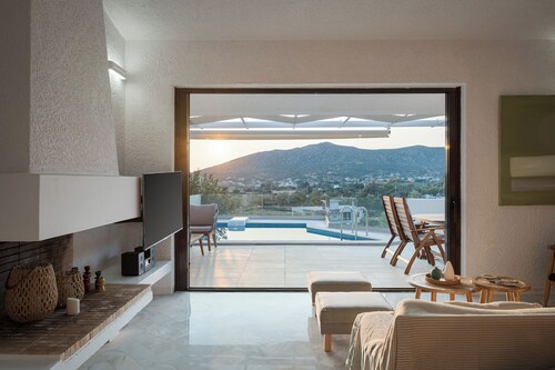 Sounio Sea Breeze Villa, Bill & John Villas