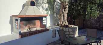 Country House 'Serenity' with Private Terrace, Wi-Fi, and Air Conditioning