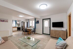 TV - Country House 'Serenity' with Private Terrace, Wi-Fi, and Air Conditioning (Paxoi)