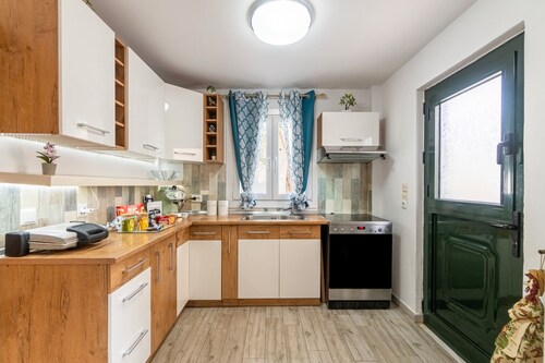 Country House 'Serenity' with Private Terrace, Wi-Fi, and Air Conditioning