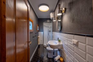 Apartamento (2 Bedrooms) | Baño | Ducha y bidé