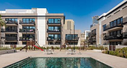 Oakley Square 1BR Apartment with maid's room