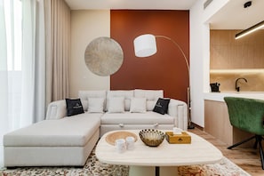 Comfort Apartment, Courtyard View | Living area
