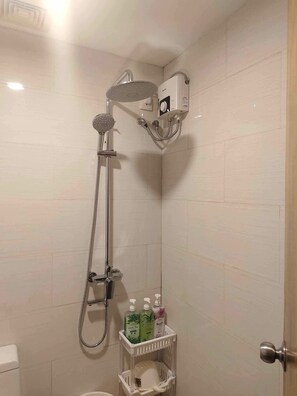 Shower, bidet, towels, soap