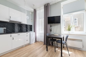 Studio | Private kitchenette | Coffee/tea maker, electric kettle - RentPlanet - przy Piotrkowskiej (Łódź)