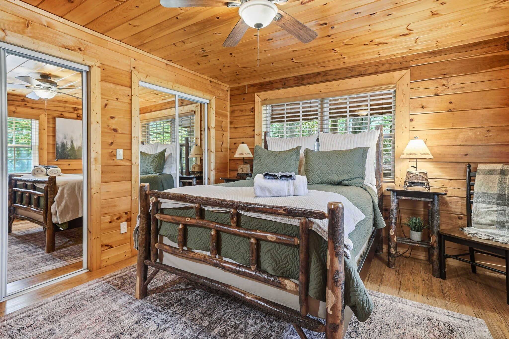 2 chambres, fer et planche à repasser, Wi-Fi, draps fournis