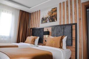 Standard Single Room, City View | In-room safe, desk, laptop workspace, soundproofing