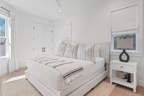 4 bedrooms, iron/ironing board, free WiFi, bed sheets