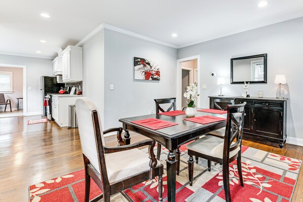 House (3 Bedrooms) | Interior