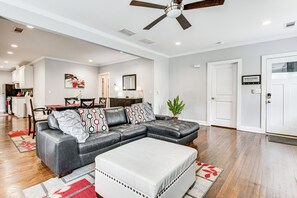 House (3 Bedrooms) | Interior