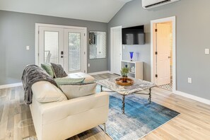 Apartment (0 Bedroom) | Front of property