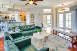 House (4 Bedrooms) | Interior